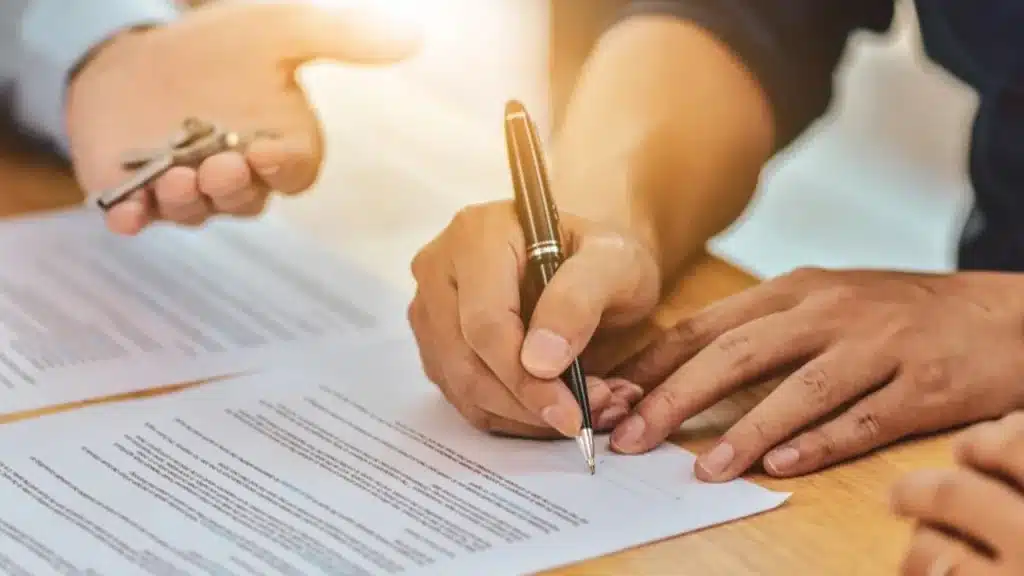 تفاوت سند رسمی و عقود در دبی