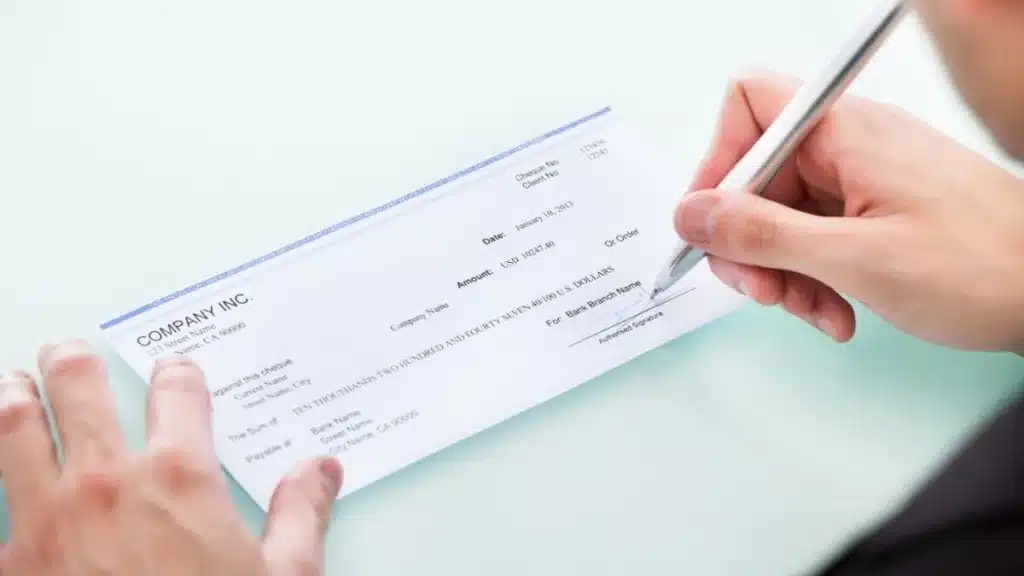 چک برگشتی در دبی